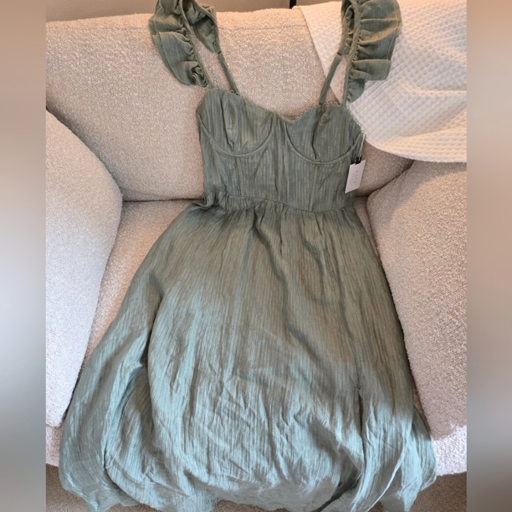 NWT ASTR the Label Wedelia Bustier Midi Dress | Sage - Picture 3 of 10